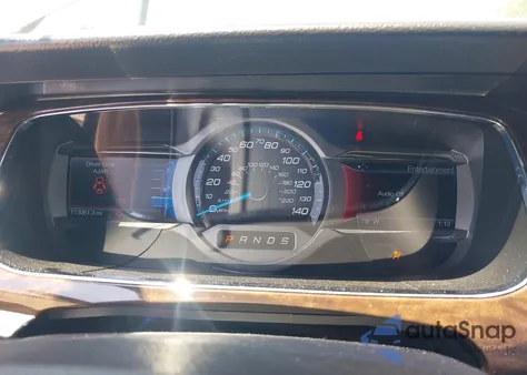 2015 Ford Taurus Limited z USA, uszkodzony, nr VIN 1FAHP2F87FG114378